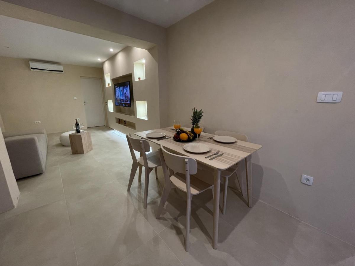 Cozy Apartment Matijas With Private Parking And Terrace Spalato Esterno foto