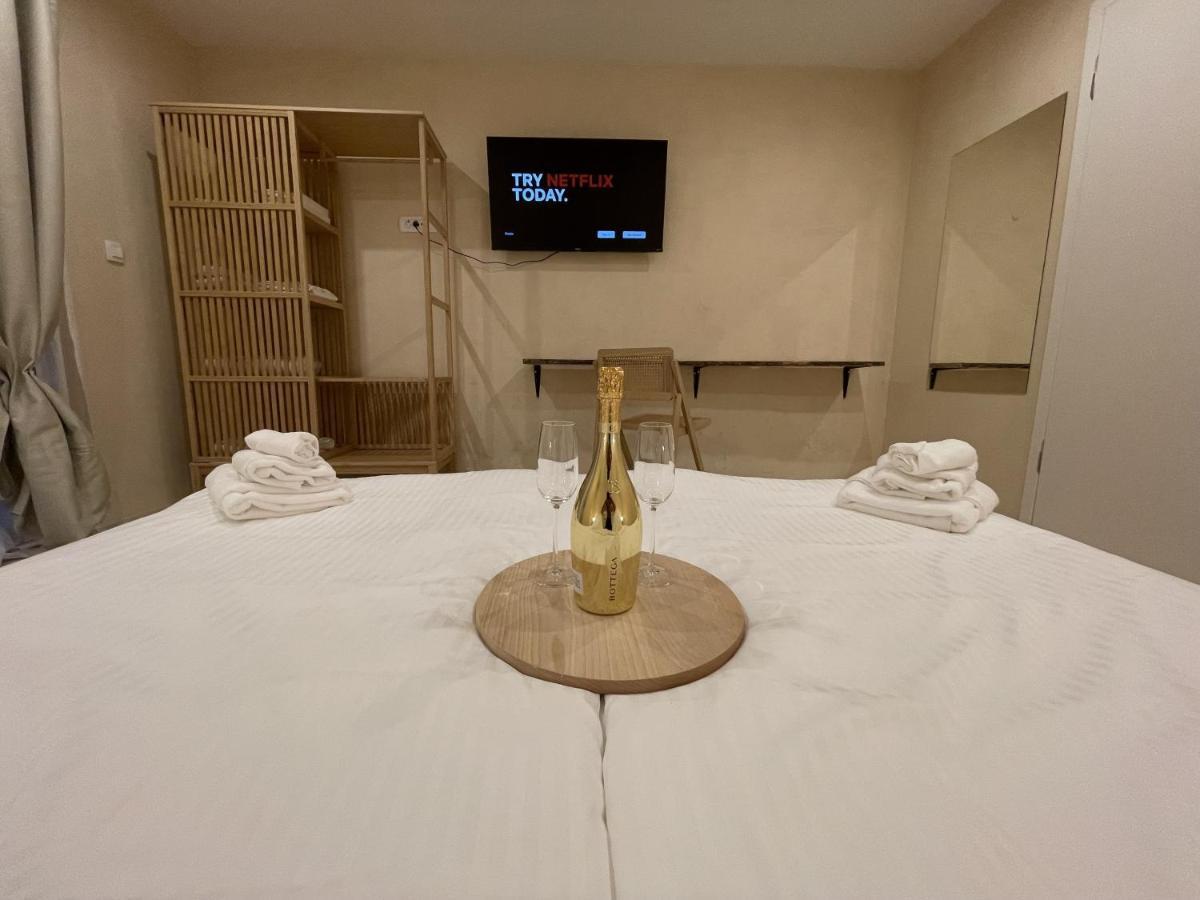 Cozy Apartment Matijas With Private Parking And Terrace Spalato Esterno foto