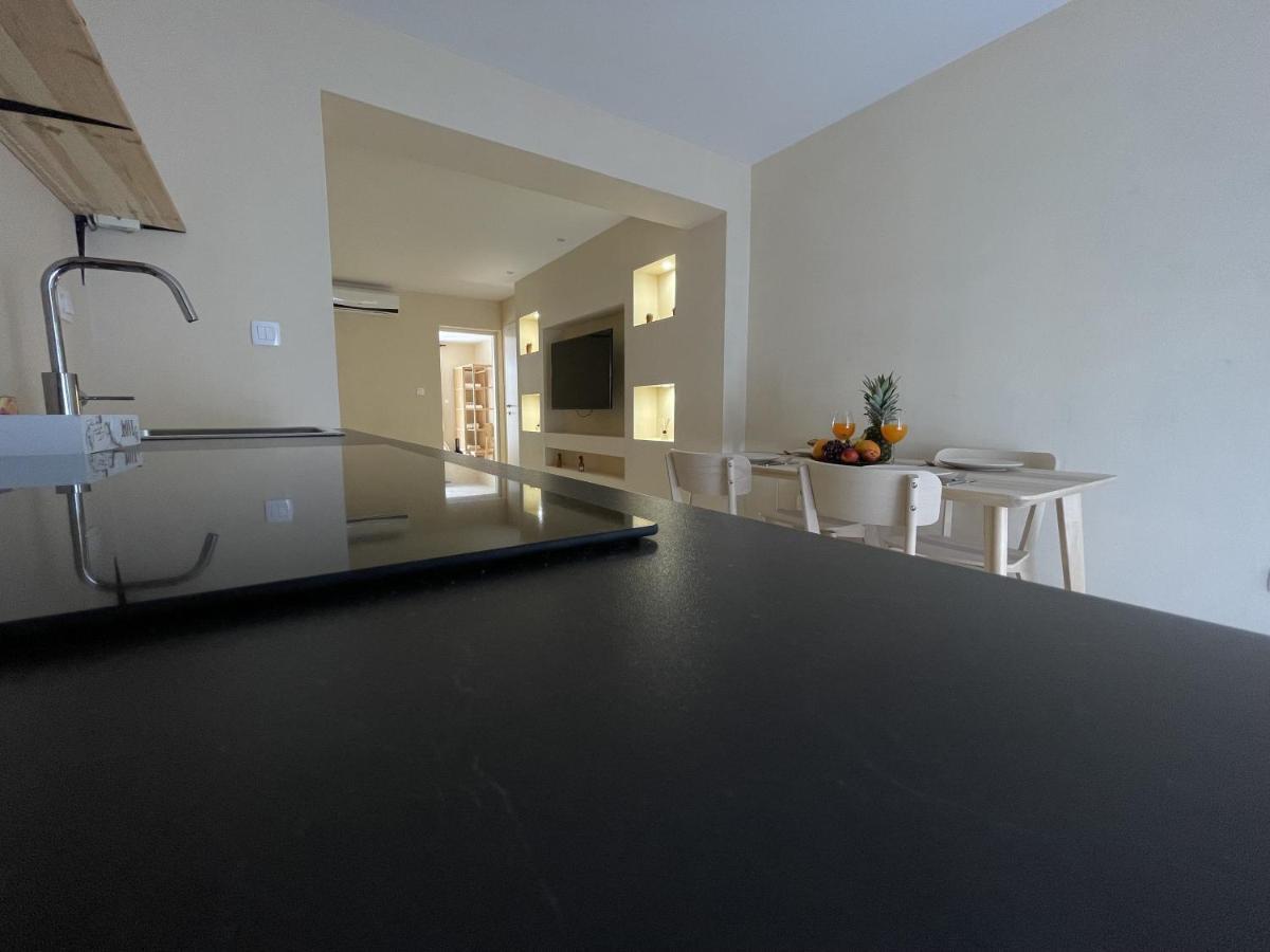 Cozy Apartment Matijas With Private Parking And Terrace Spalato Esterno foto
