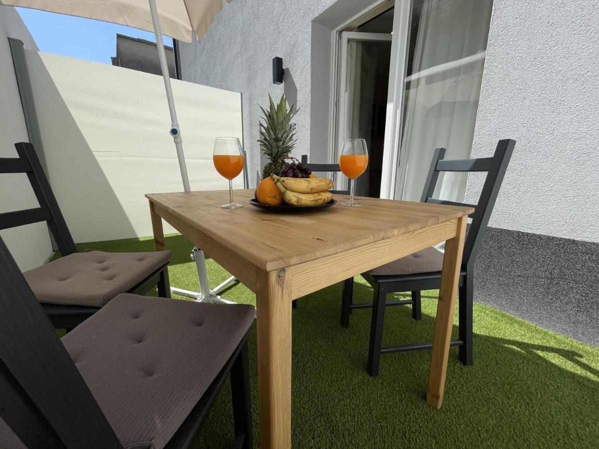 Cozy Apartment Matijas With Private Parking And Terrace Spalato Esterno foto