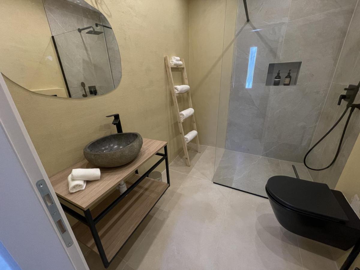 Cozy Apartment Matijas With Private Parking And Terrace Spalato Esterno foto